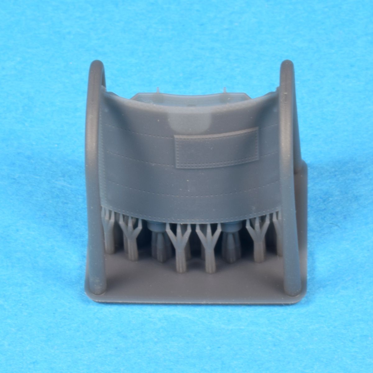 F-104 ドラッグシュートベイとキャニスター（キネティック用）