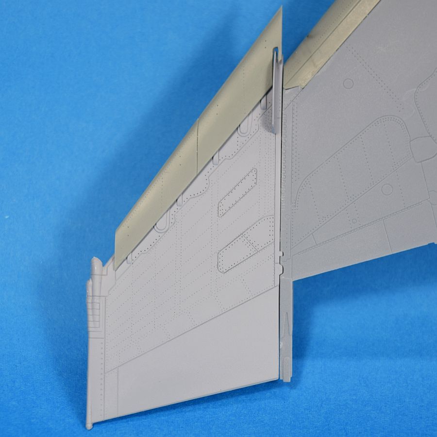 ABANDONNÉ : Conversion de becs de bord d'attaque pour F-4E (version tardive)