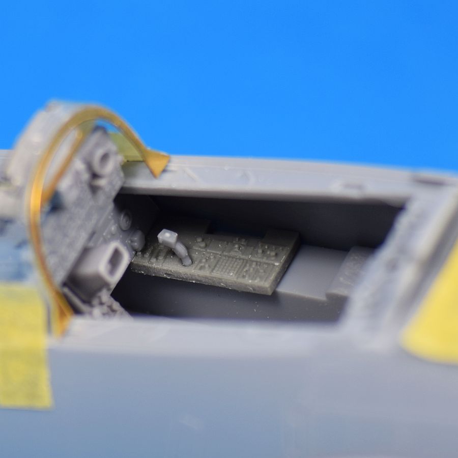 ABANDONNÉ : Conversion de becs de bord d'attaque pour F-4E (version tardive)