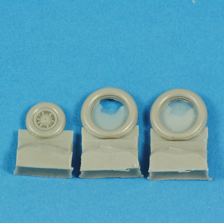 DISCONTINUED: F-104 Starfighter narrow tyres